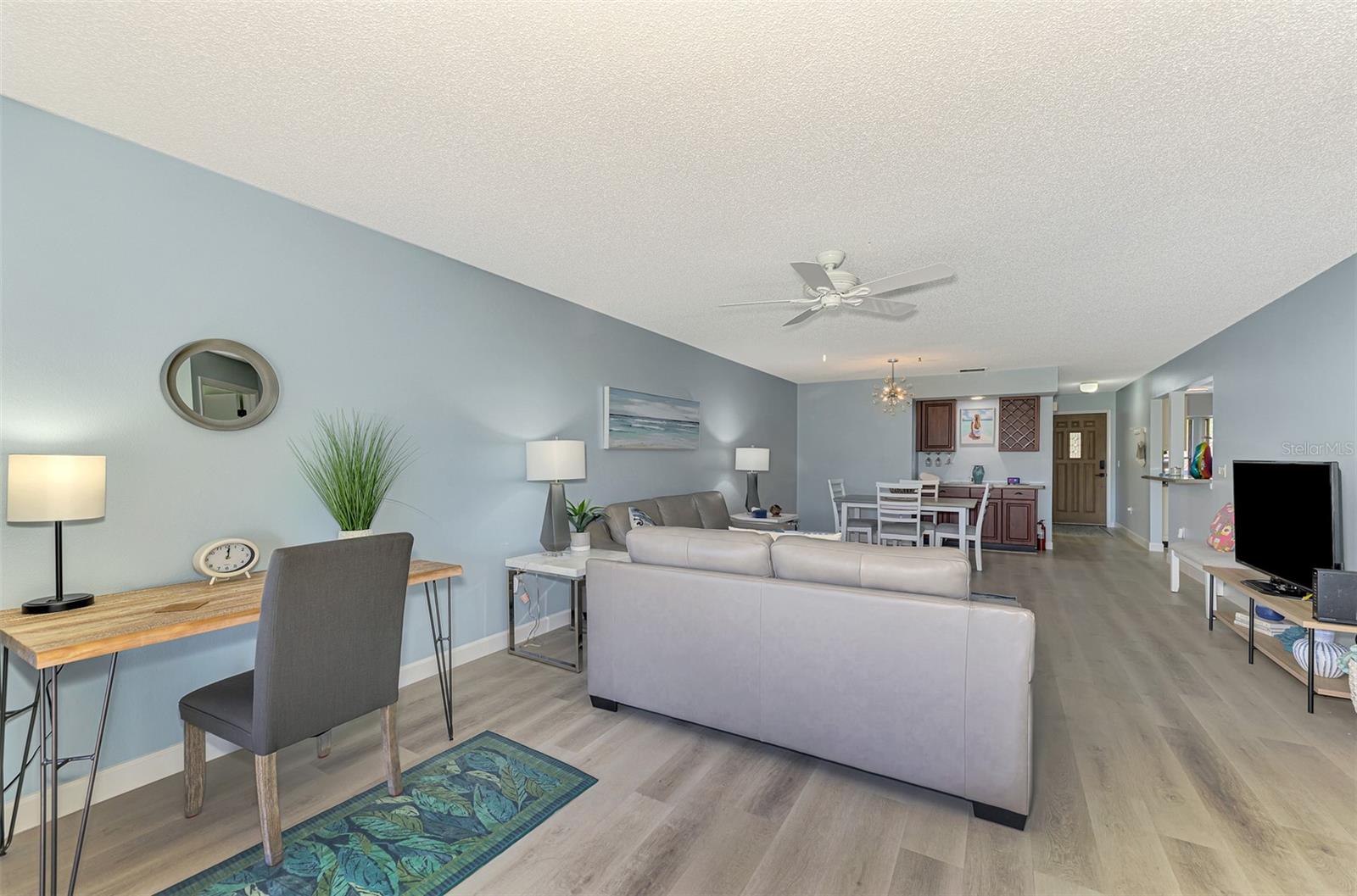 AVISTA OF PALM-AIRE SEC 1 - Residential Lease
