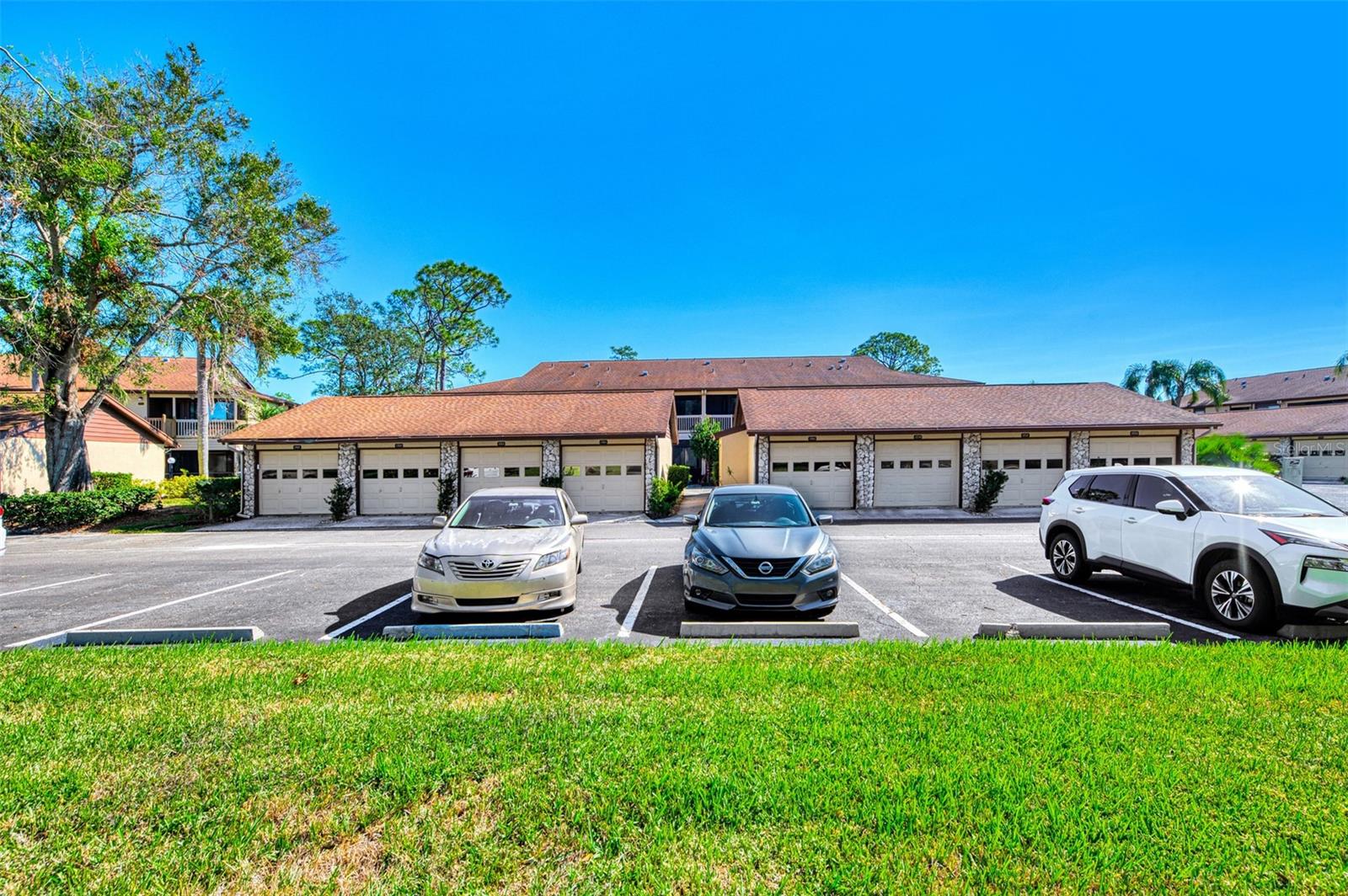 AVISTA OF PALM-AIRE SEC 1 - Residential Lease