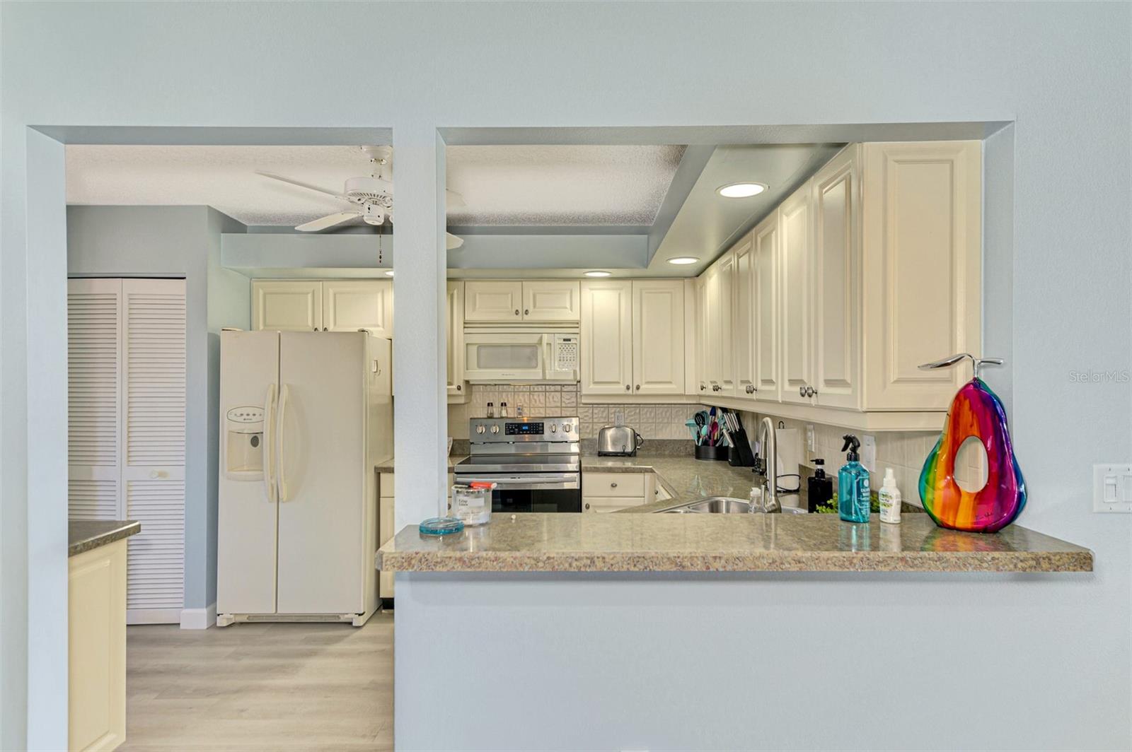 AVISTA OF PALM-AIRE SEC 1 - Residential Lease