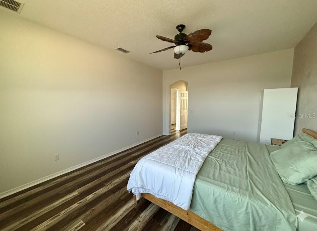 LAKES TR 04 - Residential Lease