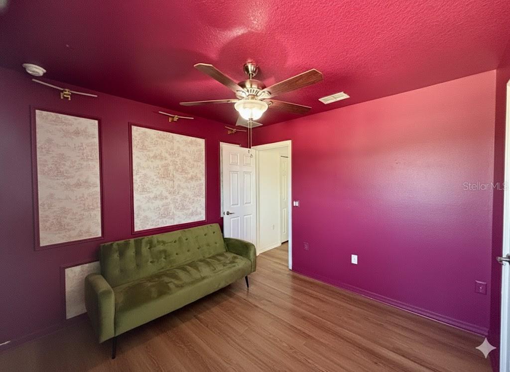 LAKES TR 04 - Residential Lease