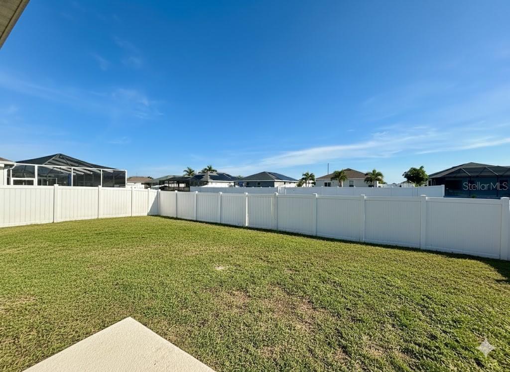 LAKES TR 04 - Residential Lease