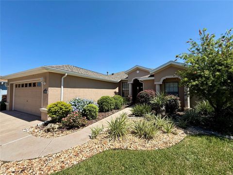 Photo of 15705 SW 16th Terrace, Ocala, FL 34473 (MLS # OM709624) Photo of 15705 SW 16th Terrace, Ocala, FL 34473 (MLS # OM709624)