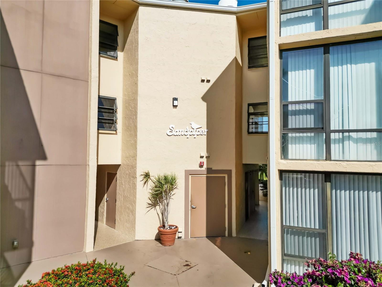 618 BIRD BAY DRIVE S 201, VENICE, FL, 34285 1 618 BIRD BAY DRIVE S 201