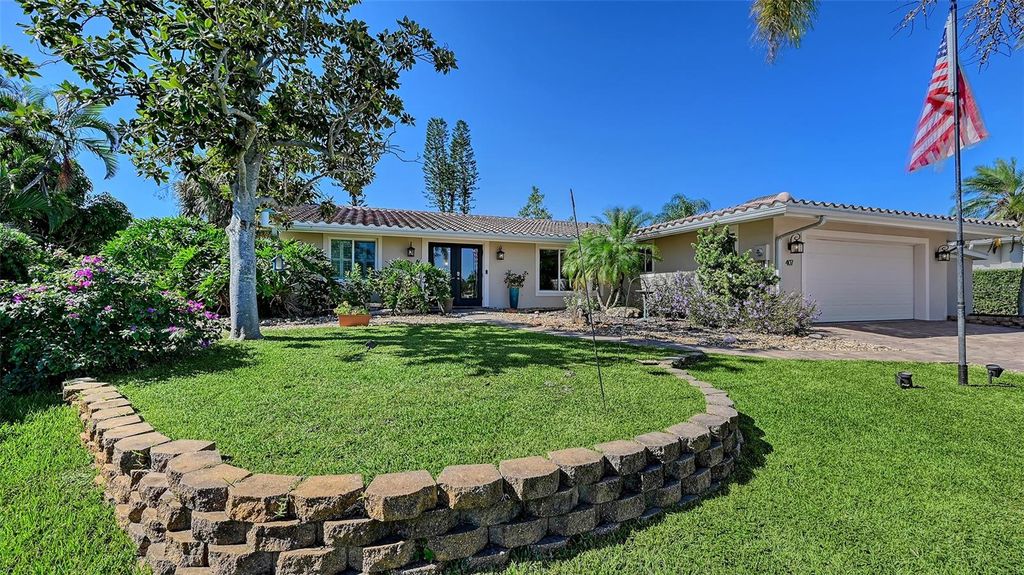 Sorrento South tract | Sarasota Real Estate 5 Photo of 407 Bellini Circle, Nokomis, FL 34275 (MLS # A4665350)