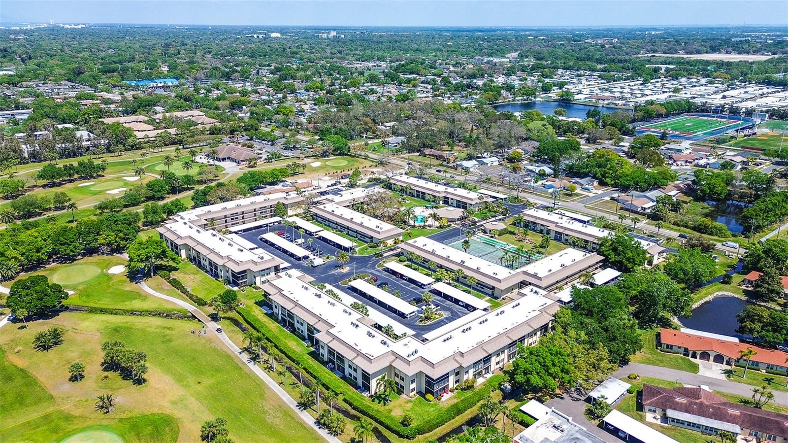 VILLAS DE GOLF CONDO - Residential