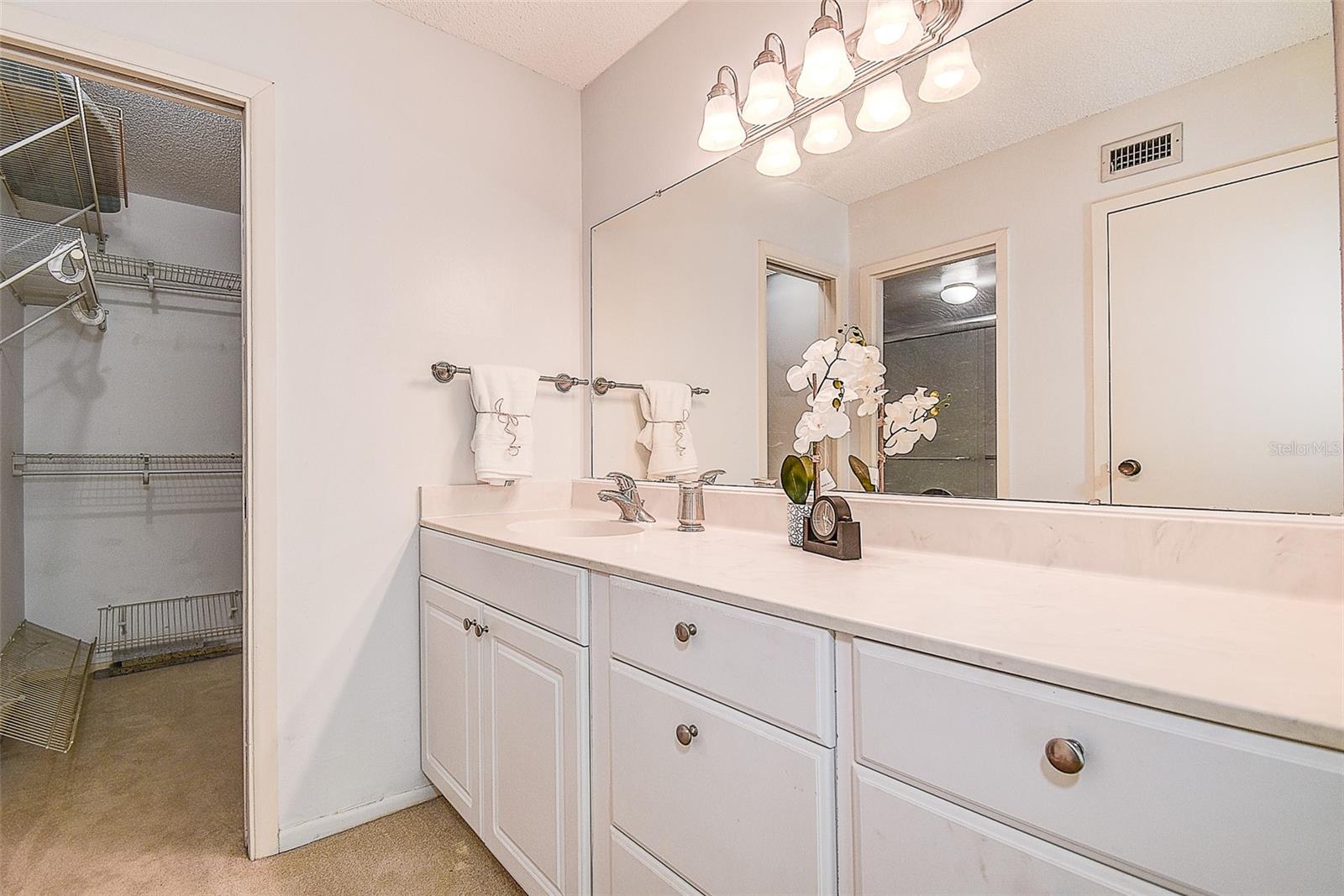 VILLAS DE GOLF CONDO - Residential