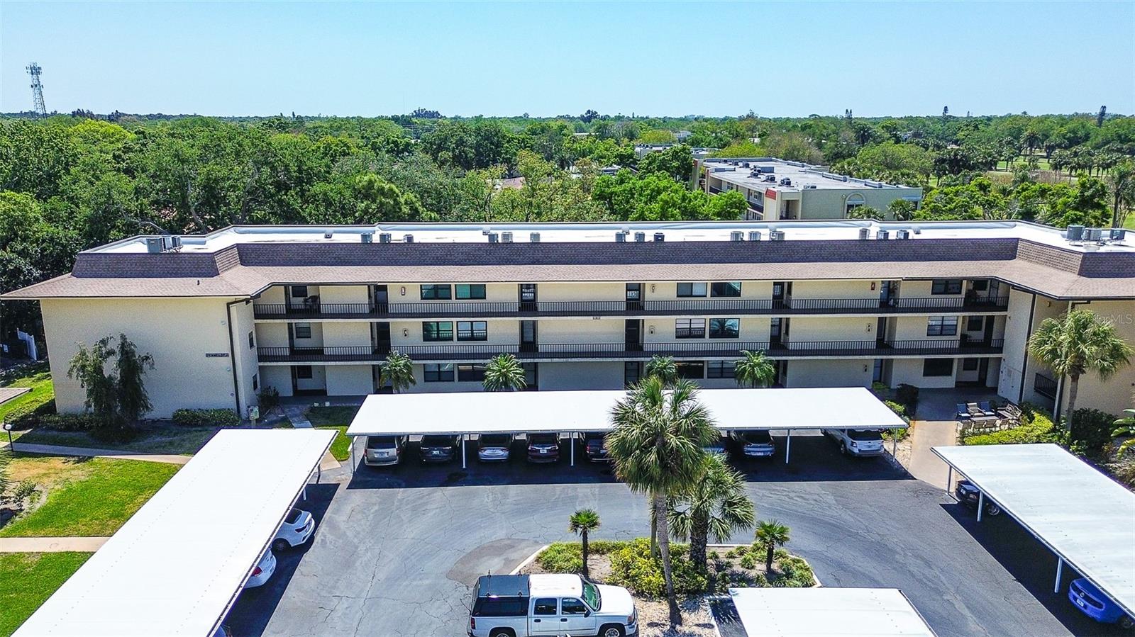 VILLAS DE GOLF CONDO - Residential