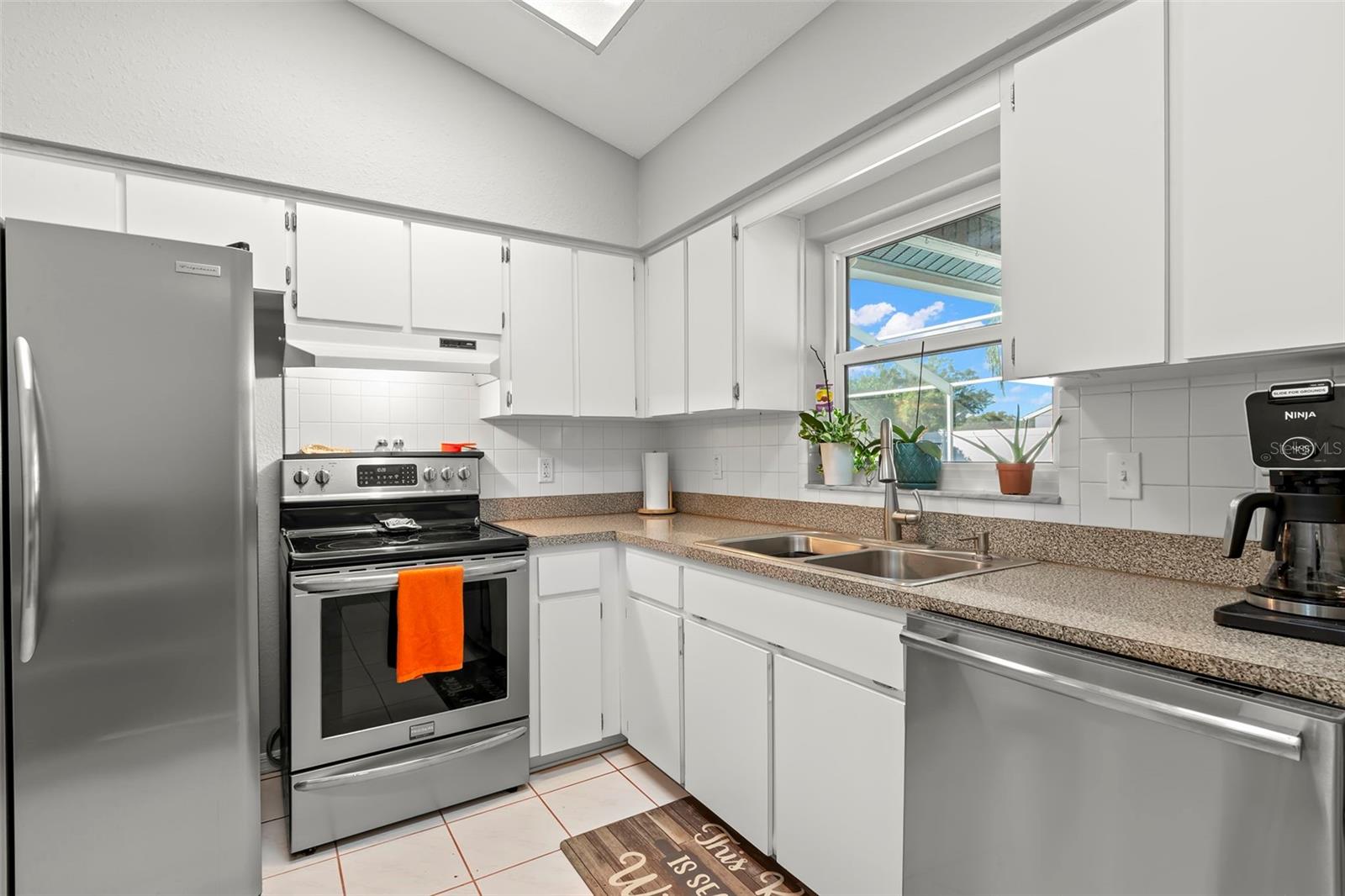 LA VILLA GARDENS - Residential