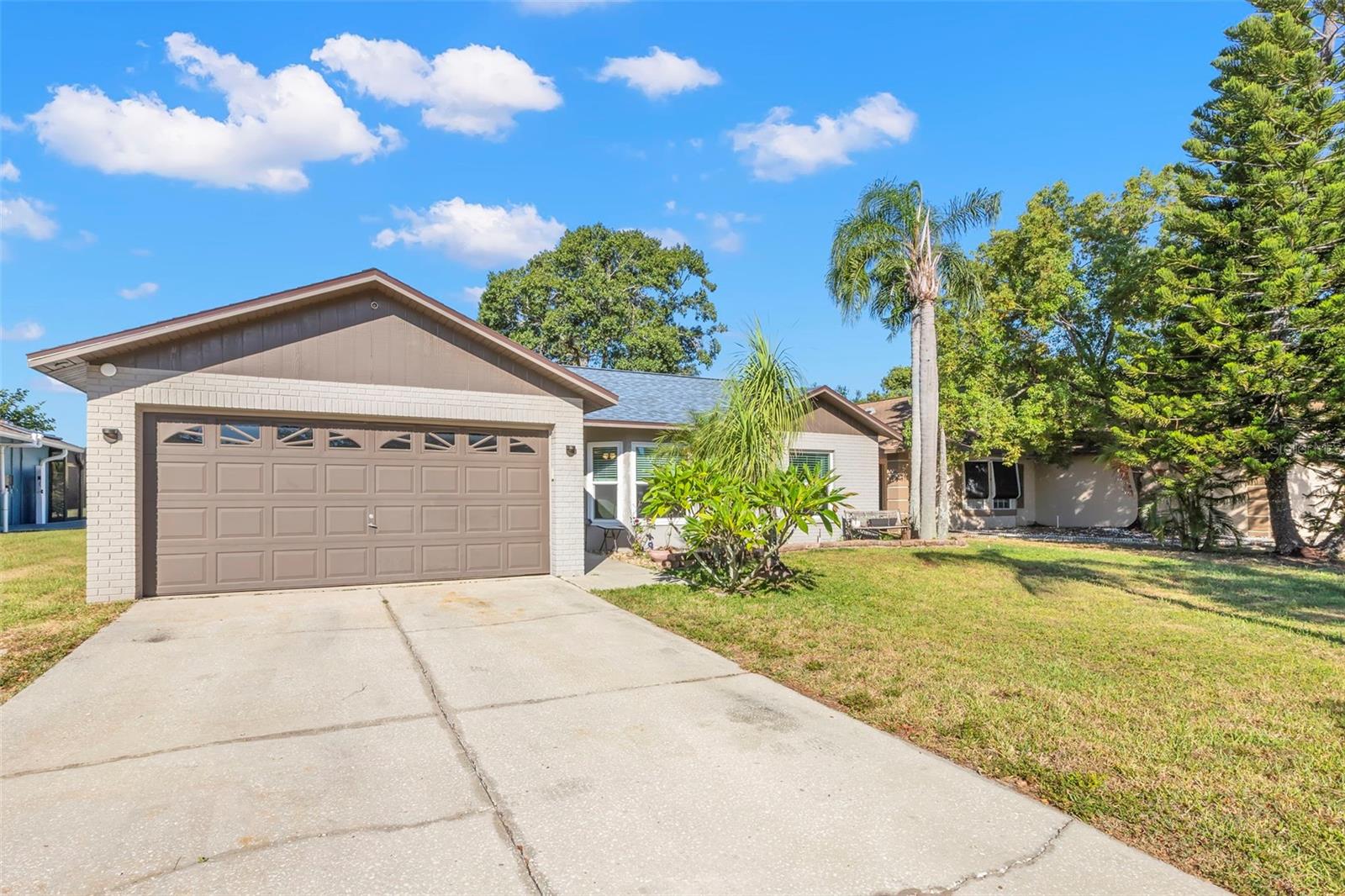 LA VILLA GARDENS - Residential