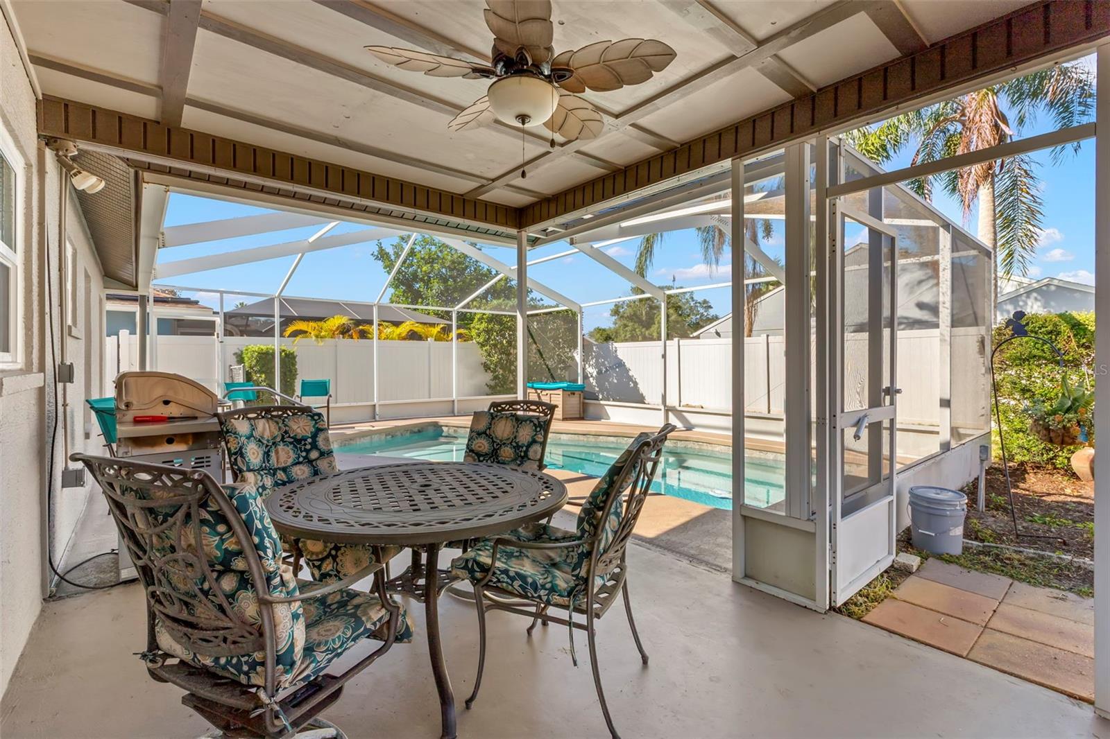 LA VILLA GARDENS - Residential