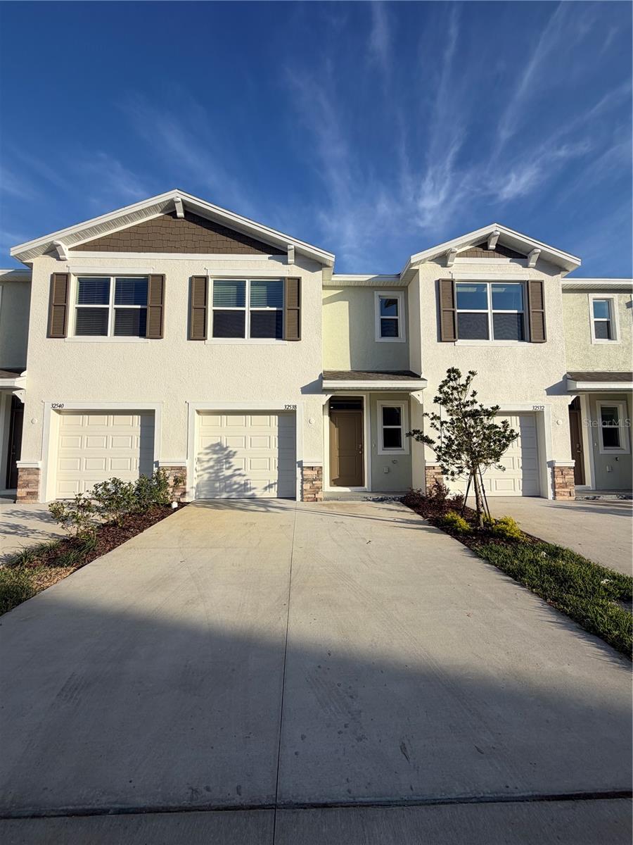 WOODCREEK - Residential Lease