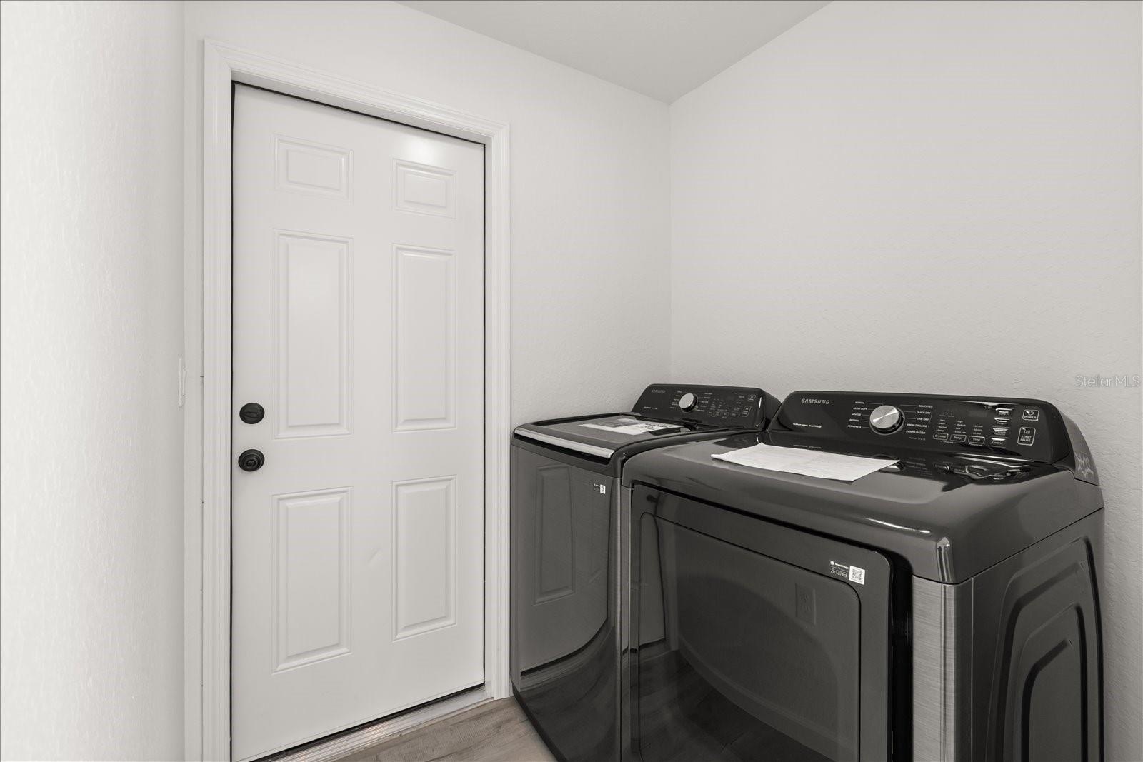 COLUMBIA CITY - Residential