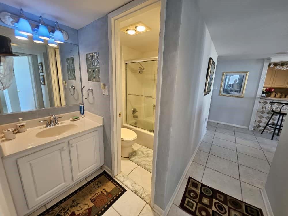 OCEANS THREE - Residential