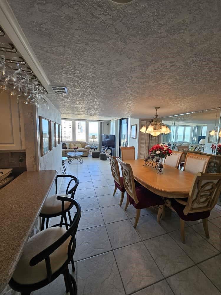 OCEANS THREE - Residential