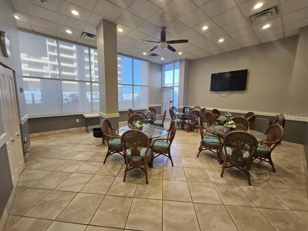 OCEANS THREE - Residential