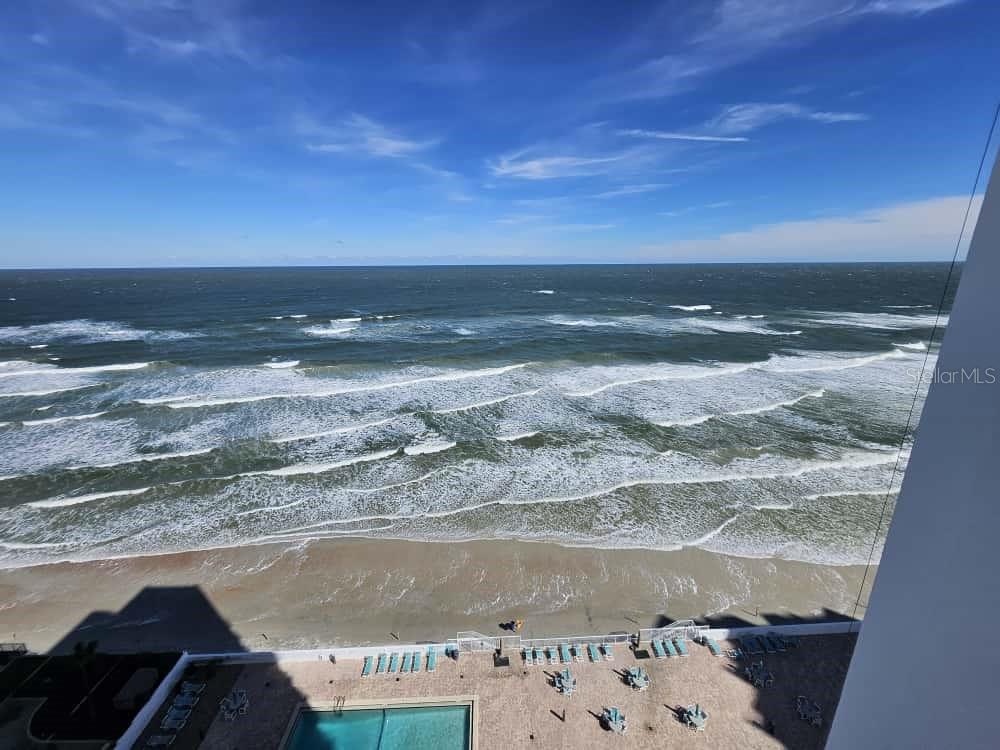 OCEANS THREE - Residential