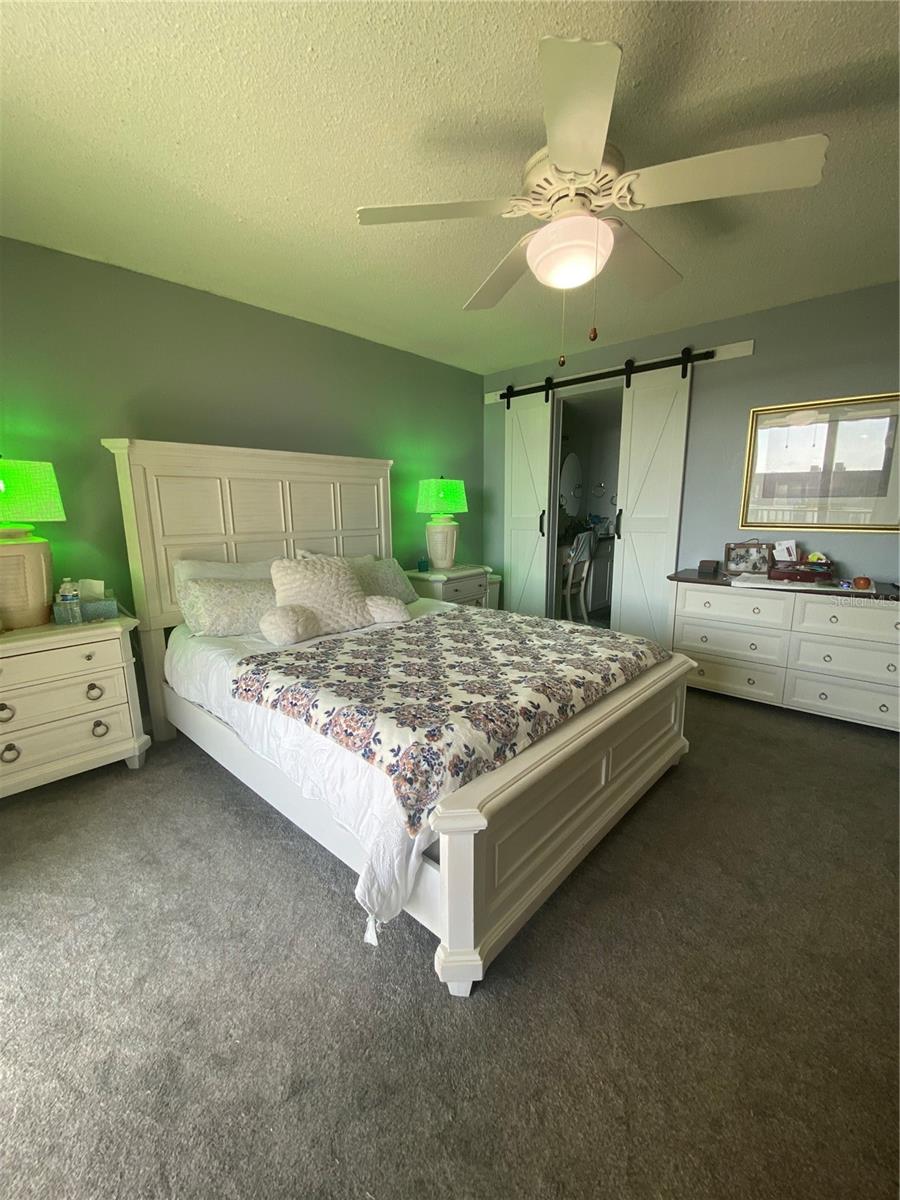 VANTAGE POINTE POOL & RACQUET - Residential