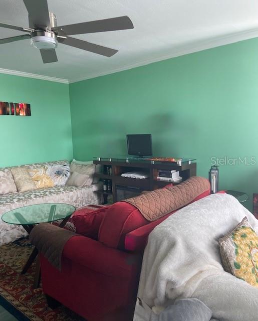 VANTAGE POINTE POOL & RACQUET - Residential