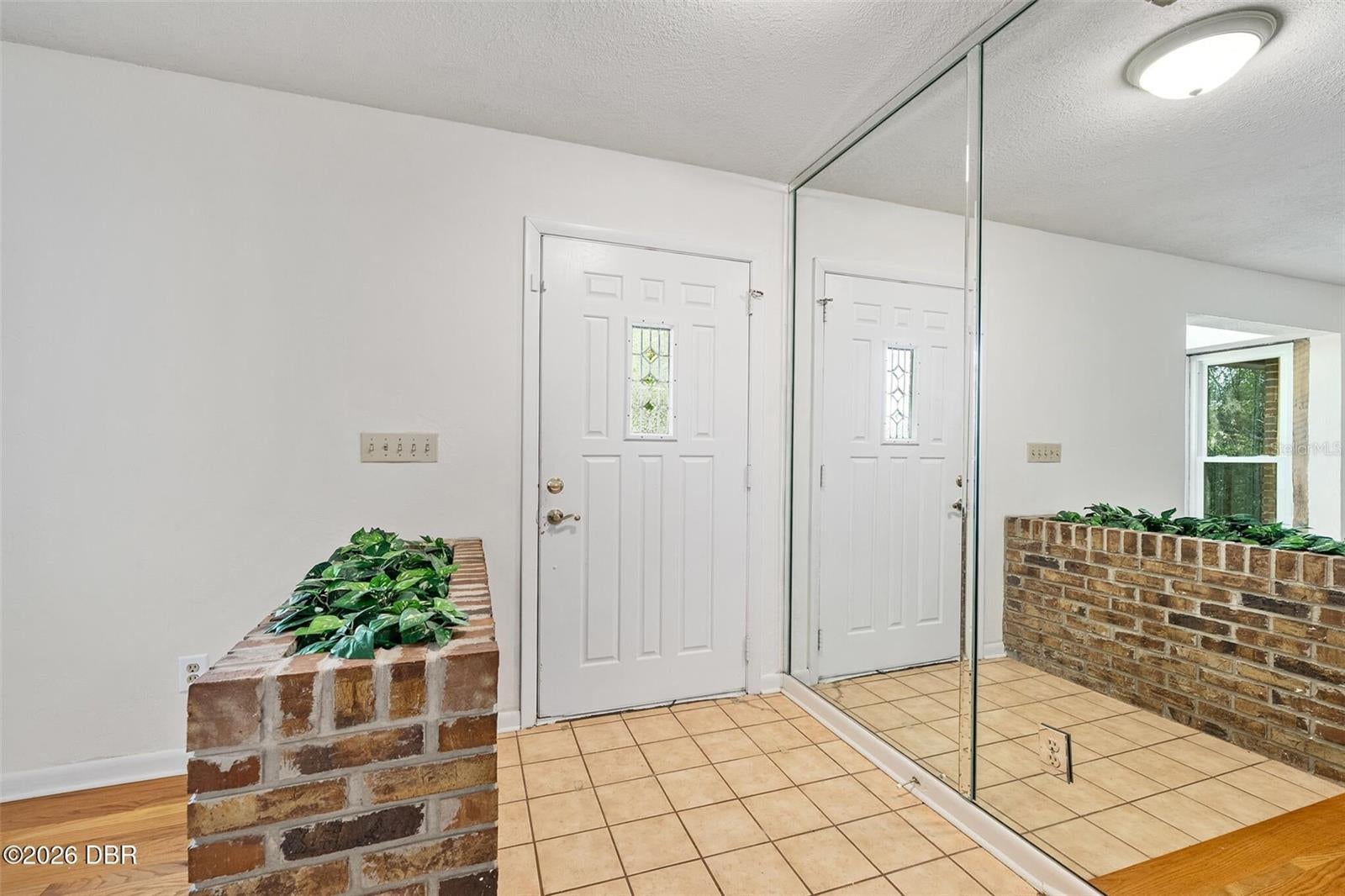 7 WATERFRONT COURT