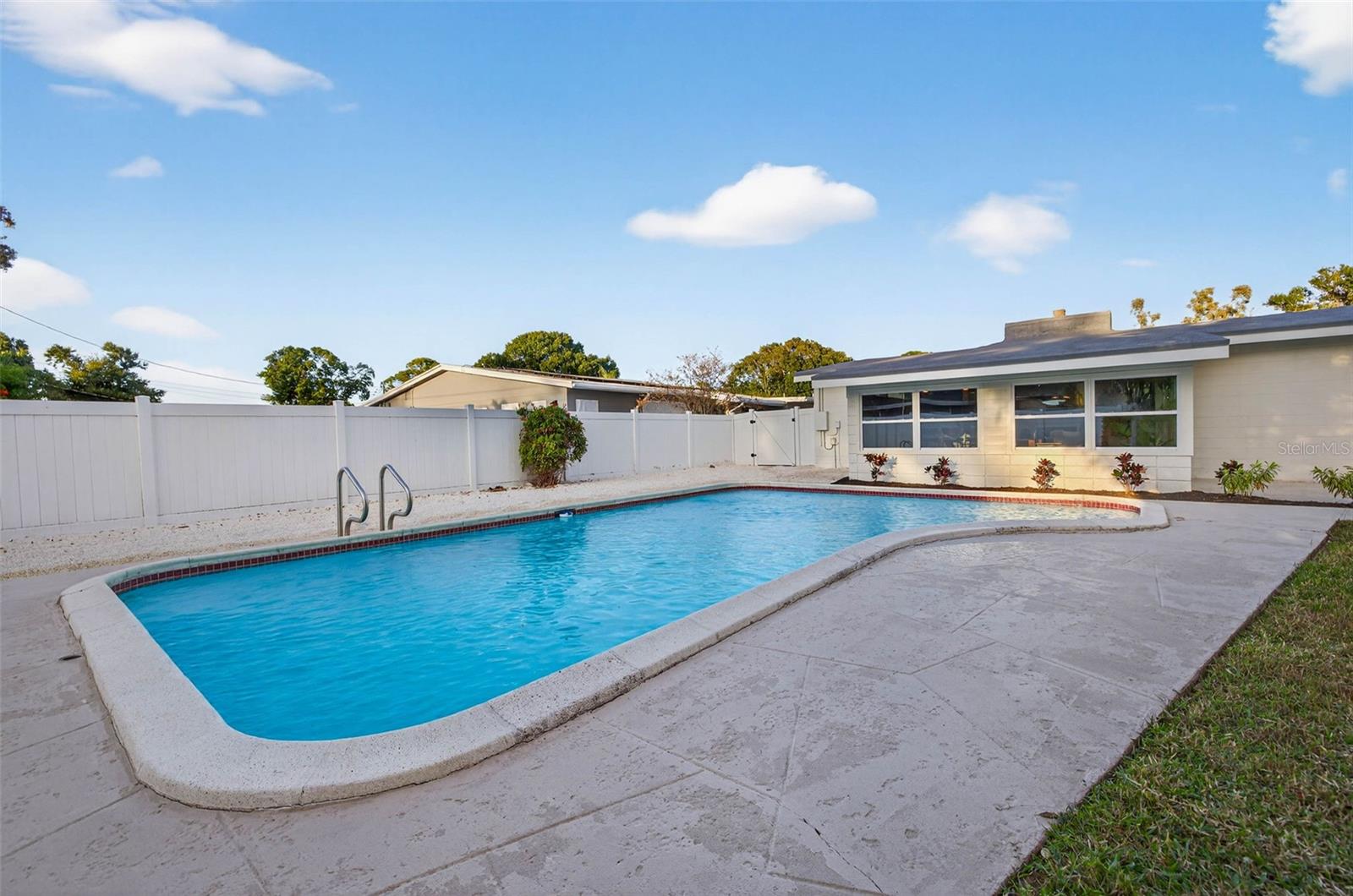 LAKEWOOD ESTATES TRACTS 10-11 - Residential