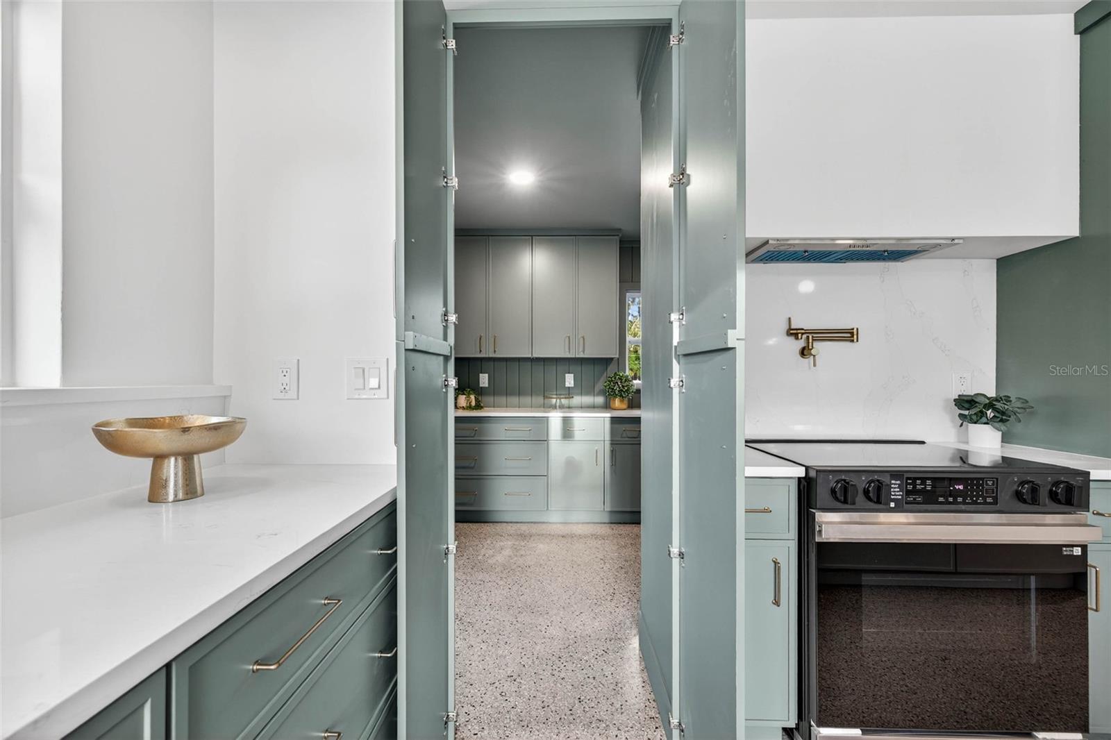 LAKEWOOD ESTATES TRACTS 10-11 - Residential