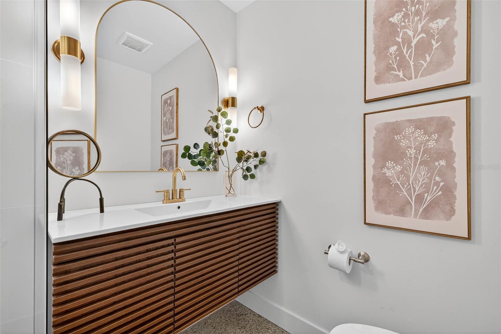 LAKEWOOD ESTATES TRACTS 10-11 - Residential