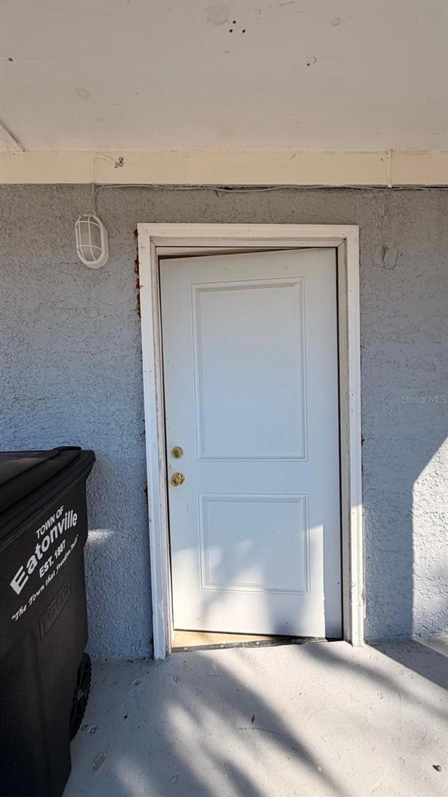 Cozy and private 1-bedroom, 1-bath rental located at Maitland. This comfortable unit features a small living area and a functional kitchen equipped with a stove and microwave, ideal for convenient everyday living.
The rent includes water, electricity, and internet, offering a simple and hassle-free living experience. 
Conveniently located with quick access to nearby shopping, dining, and major roadways, this unit is perfect for someone seeking a comfortable and practical place to call home.