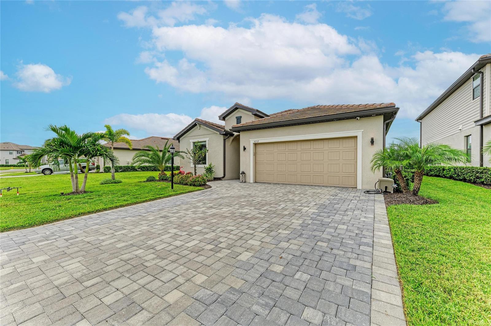 5212 BLUE CRUSH STREET