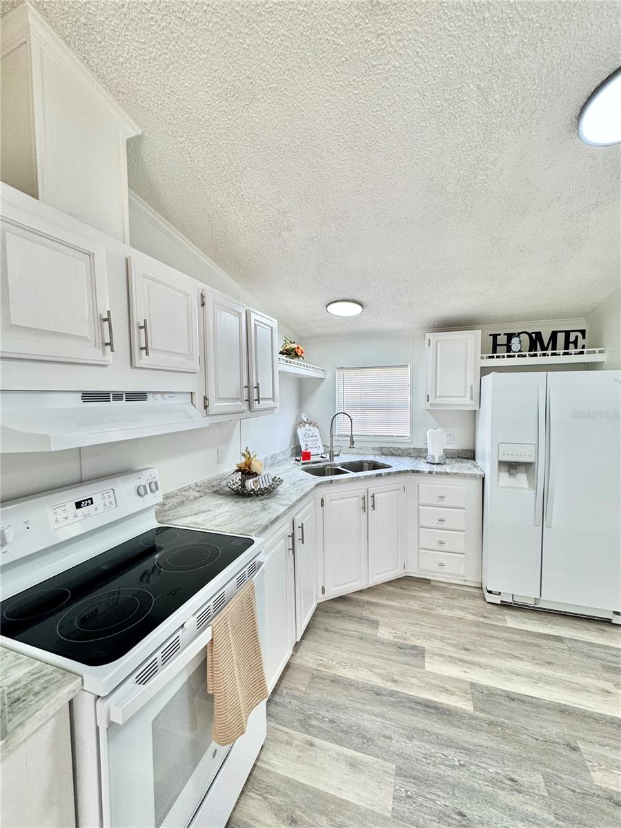 BELLEVIEW HILLS ESTATE - Residential