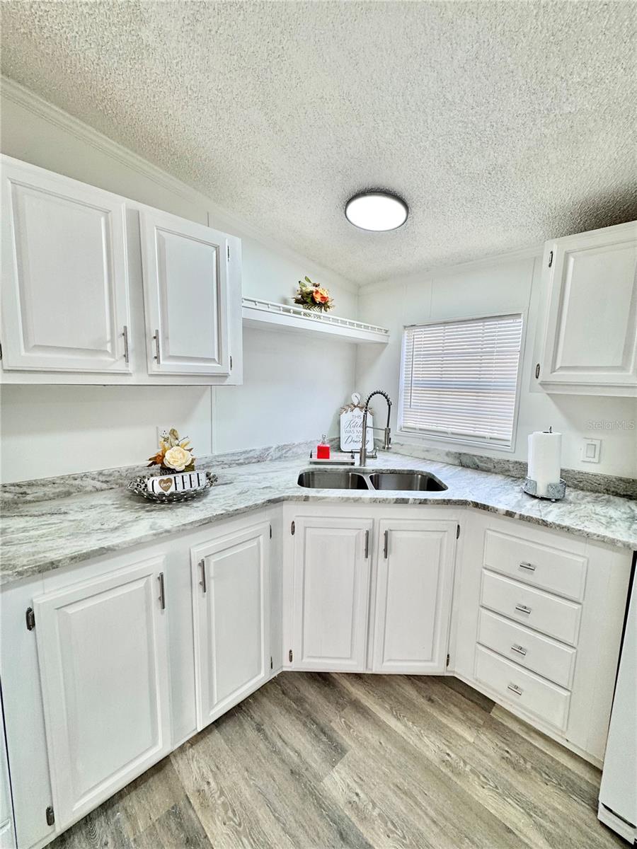 BELLEVIEW HILLS ESTATE - Residential