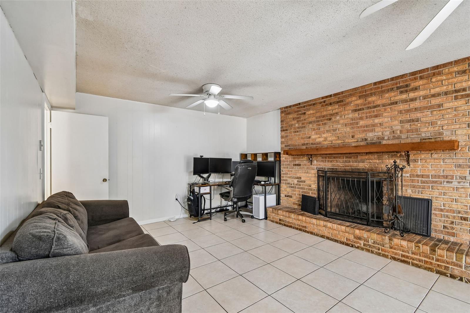 SPRING OAKS UNIT 3 - Residential