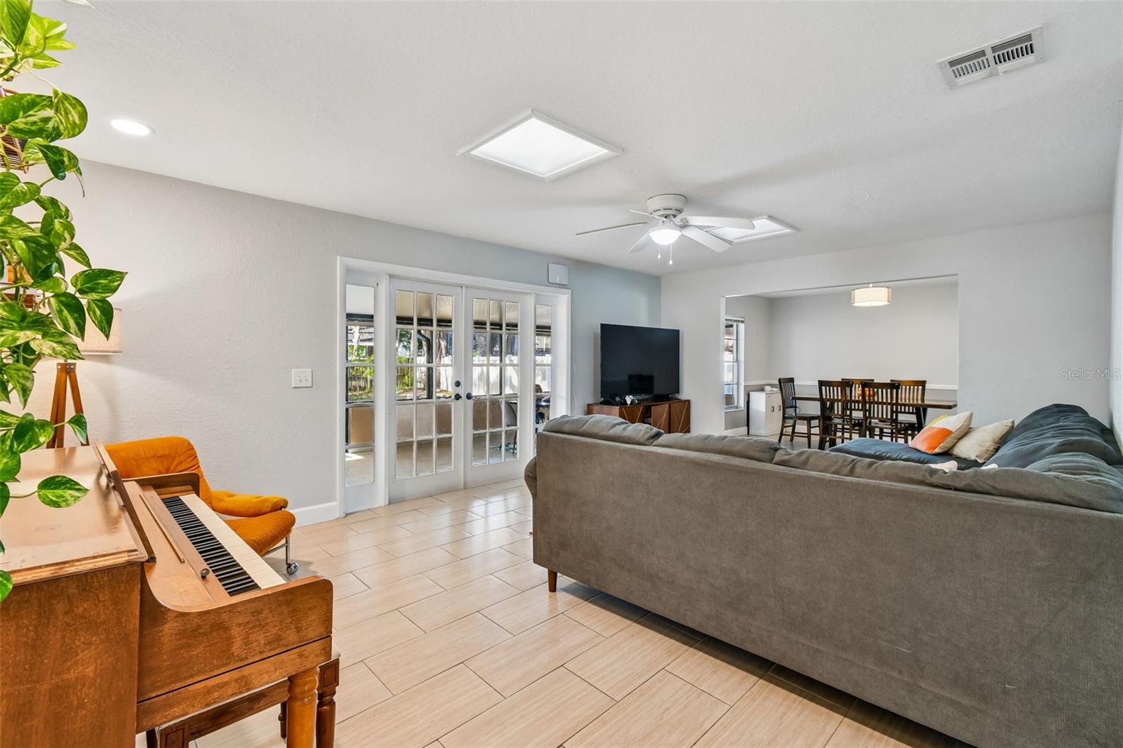 SPRING OAKS UNIT 3 - Residential