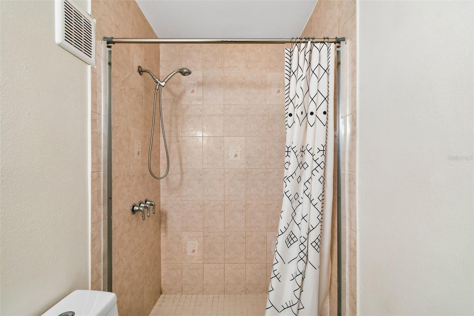 SPRING OAKS UNIT 3 - Residential