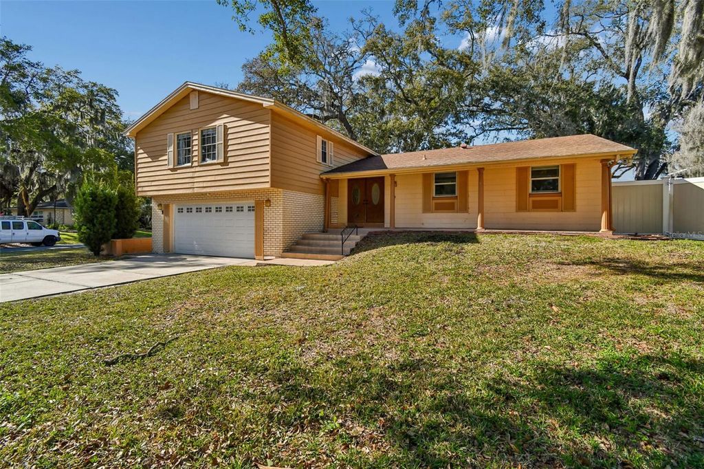 Photo of 641 Oakview Street, Altamonte Springs, FL 32714 (MLS # O6388850)