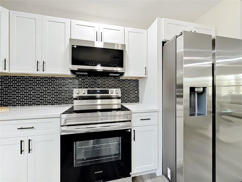 Tiny photo for 38611 Marshall Street, Umatilla, FL 32784 (MLS # V4948967)