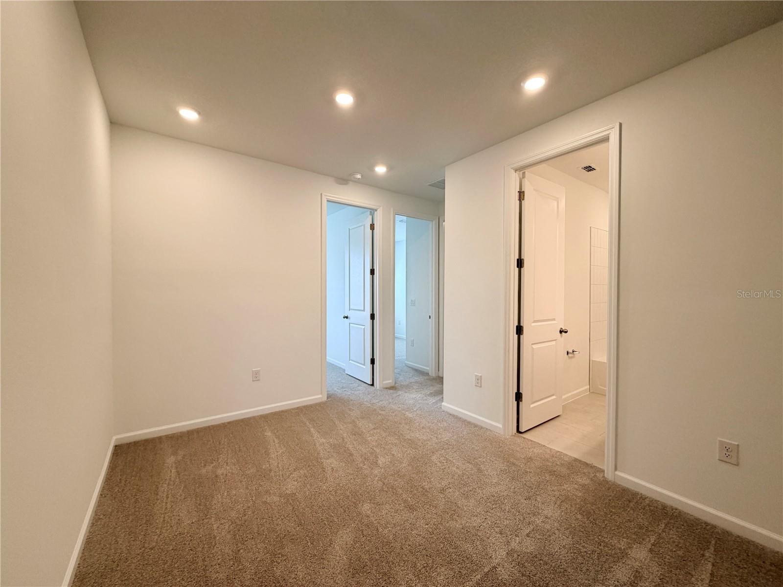 SERENADE AT OVATION - Residential Lease