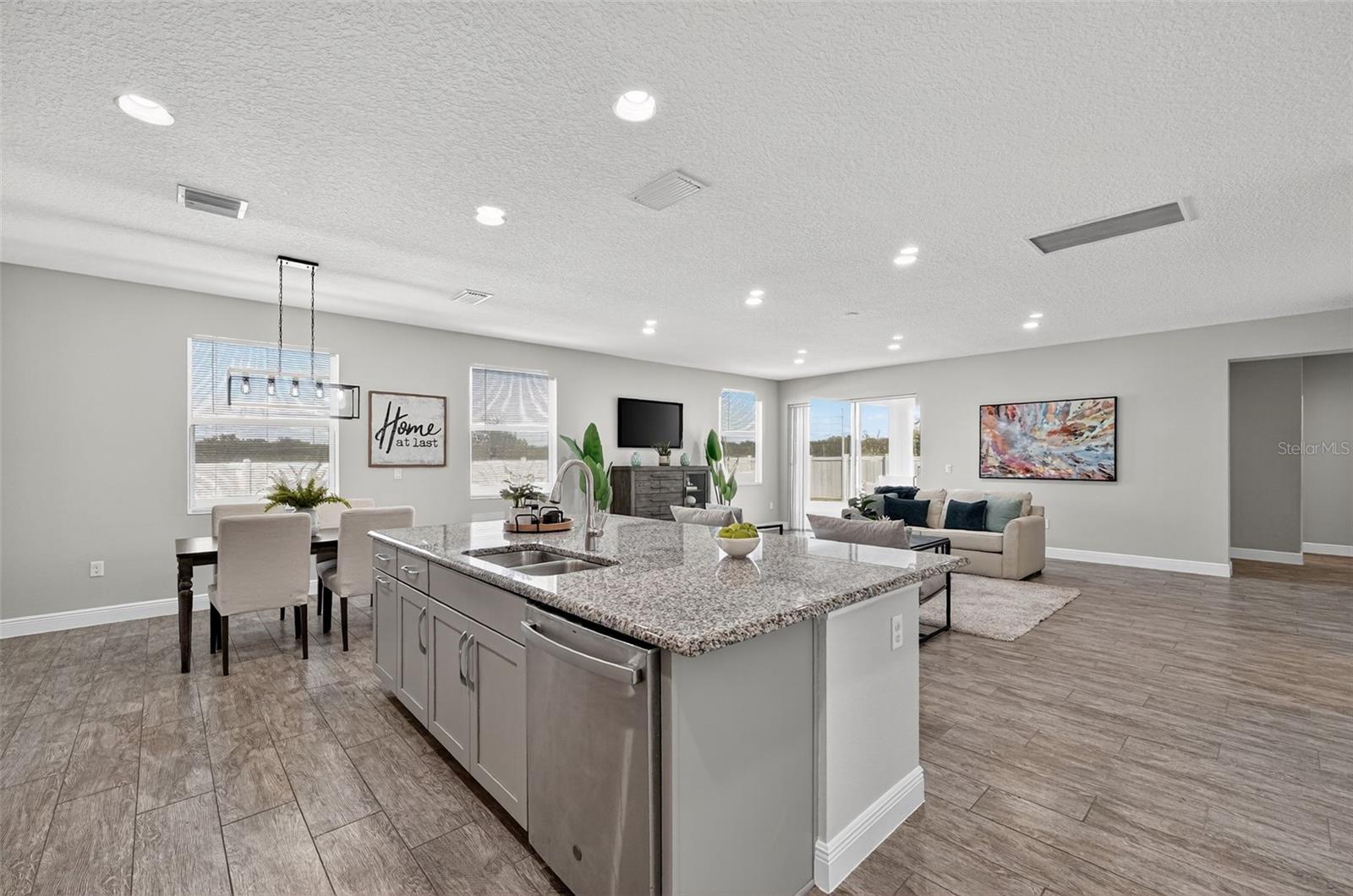 RIDGEVIEW PH 1 - Residential