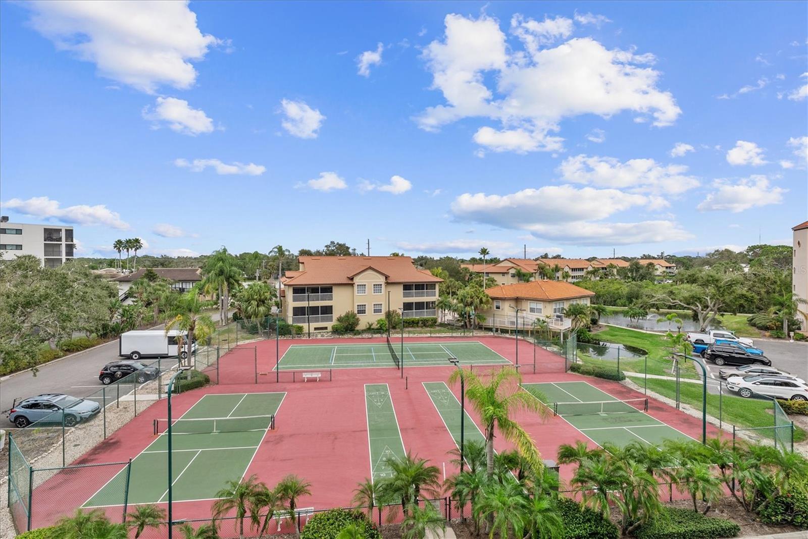 BLACKBURN HARBOR RESIDENCES - Residential
