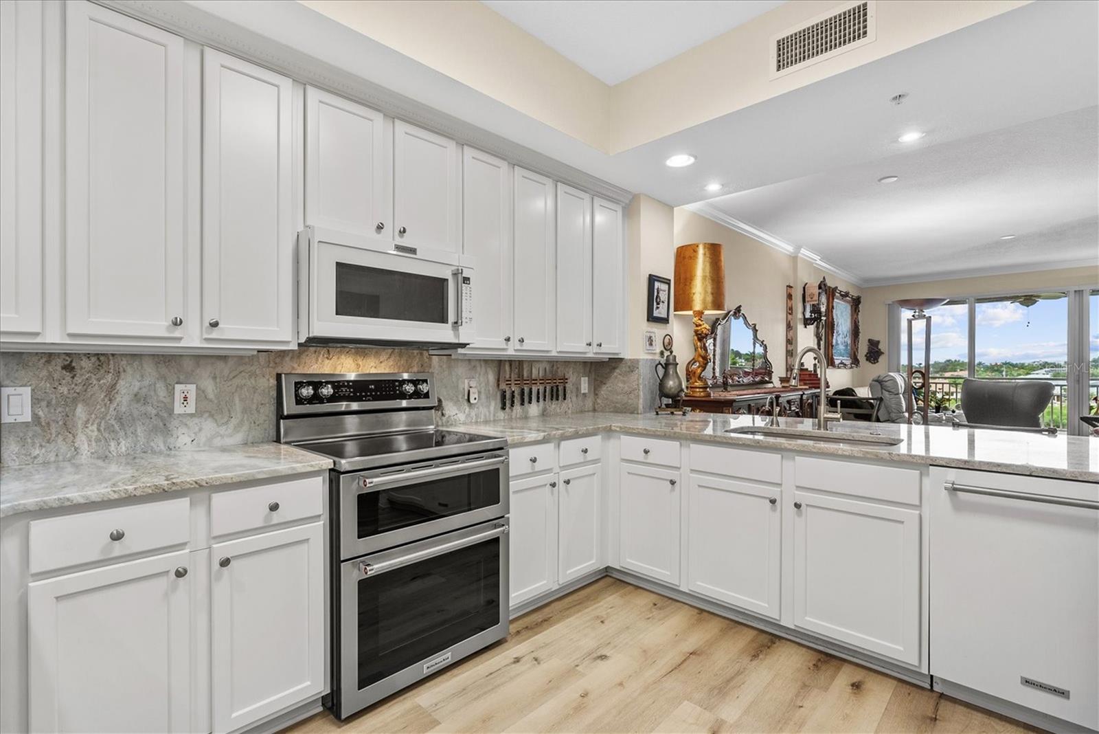 BLACKBURN HARBOR RESIDENCES - Residential