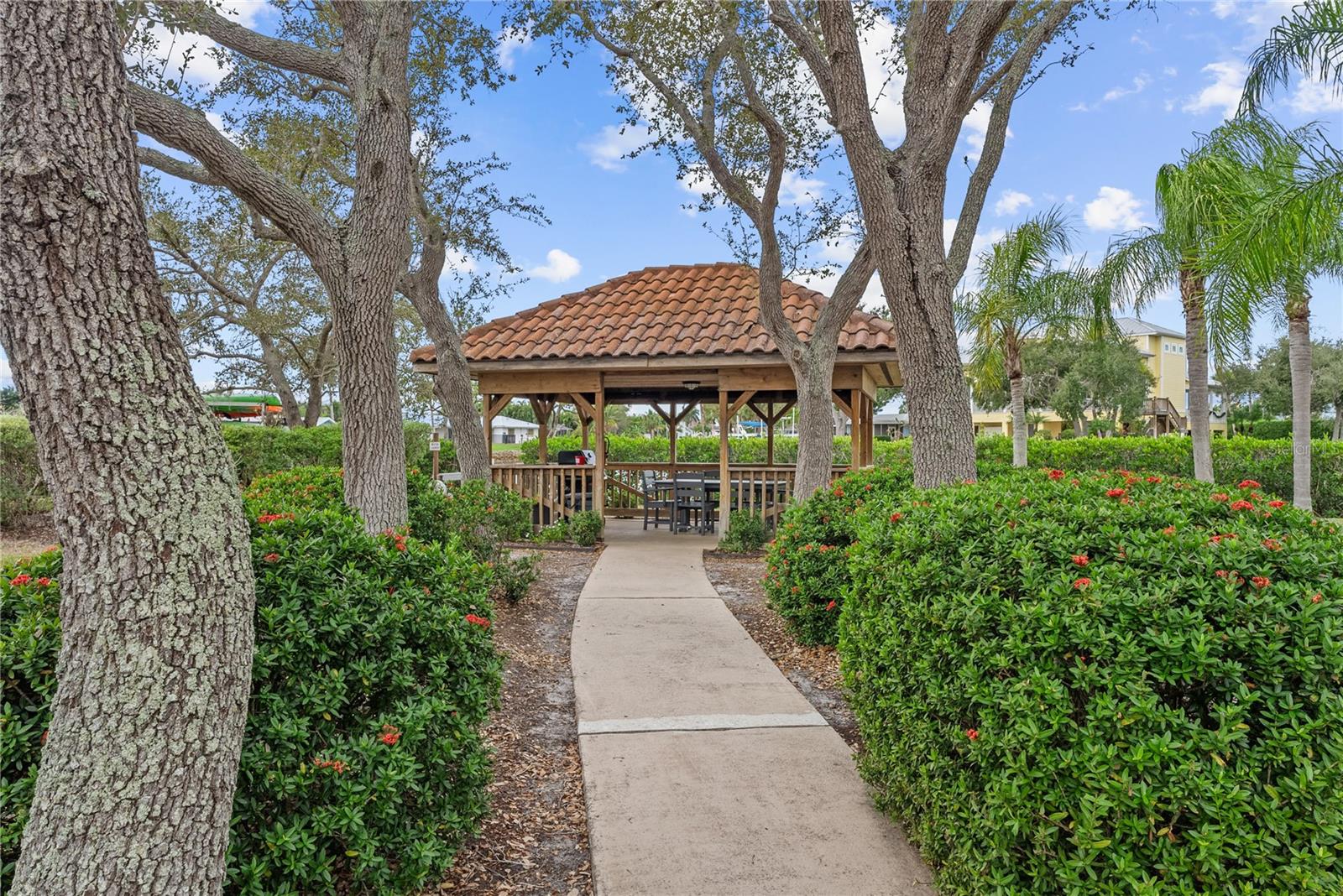 BLACKBURN HARBOR RESIDENCES - Residential