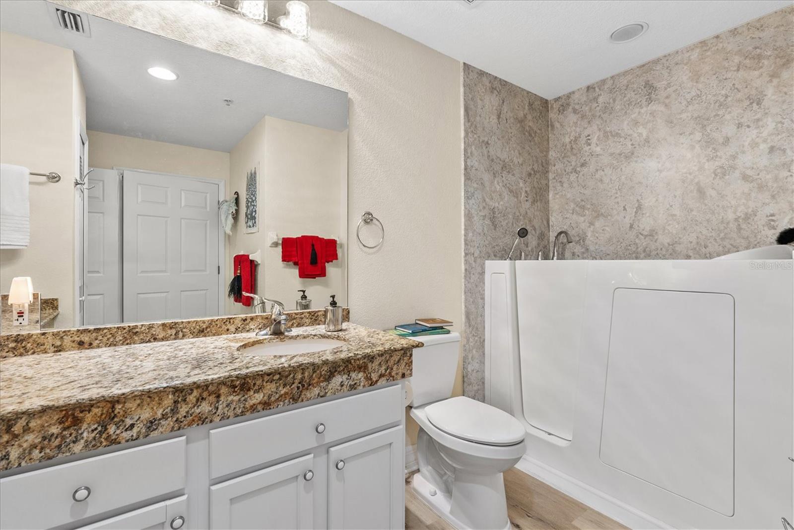 BLACKBURN HARBOR RESIDENCES - Residential