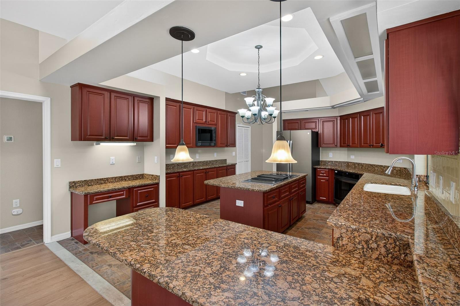 HUNTERS RIDGE - Residential