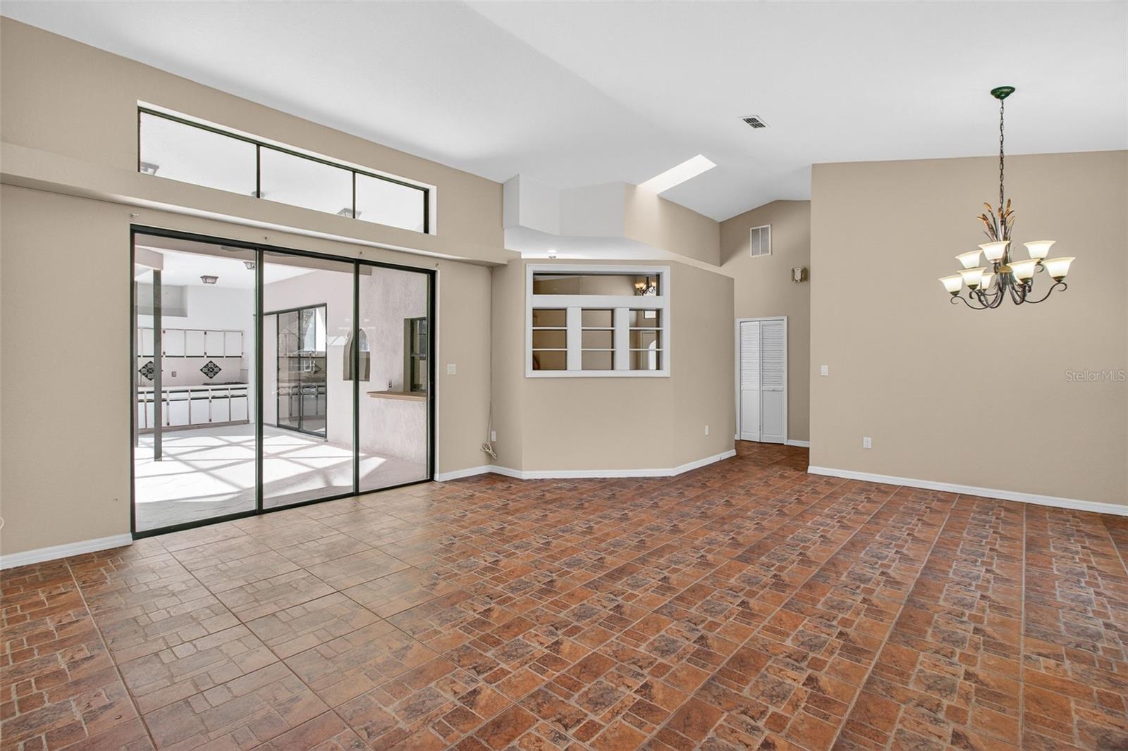 HUNTERS RIDGE - Residential