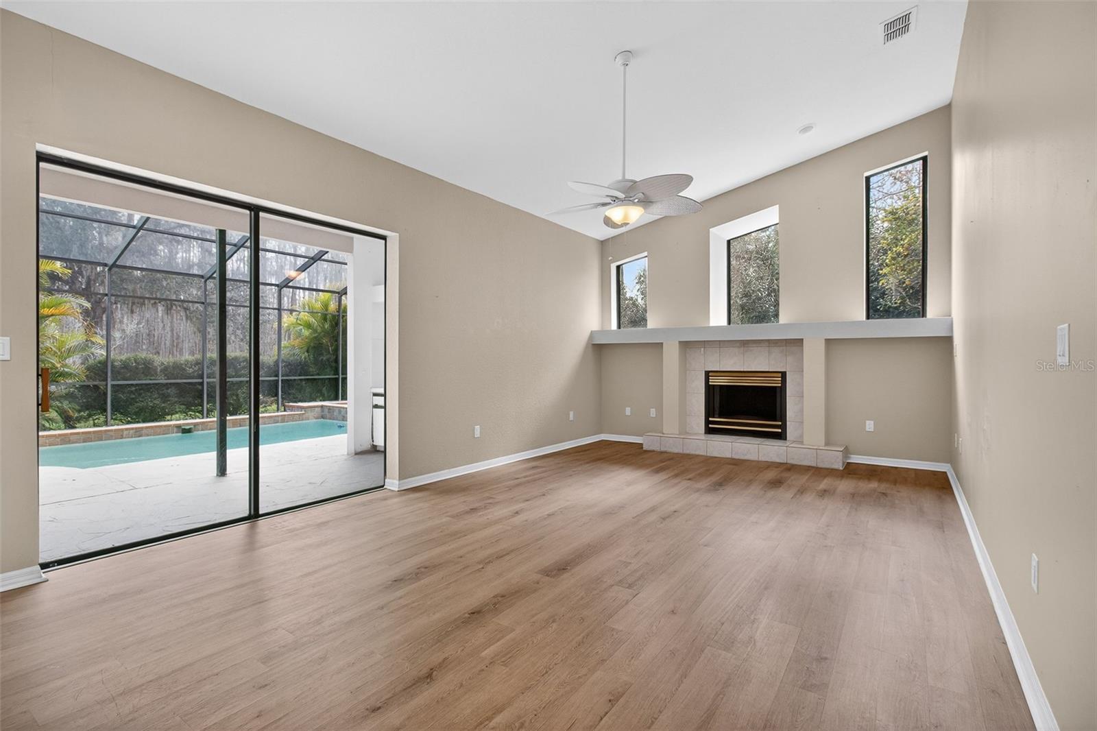 HUNTERS RIDGE - Residential