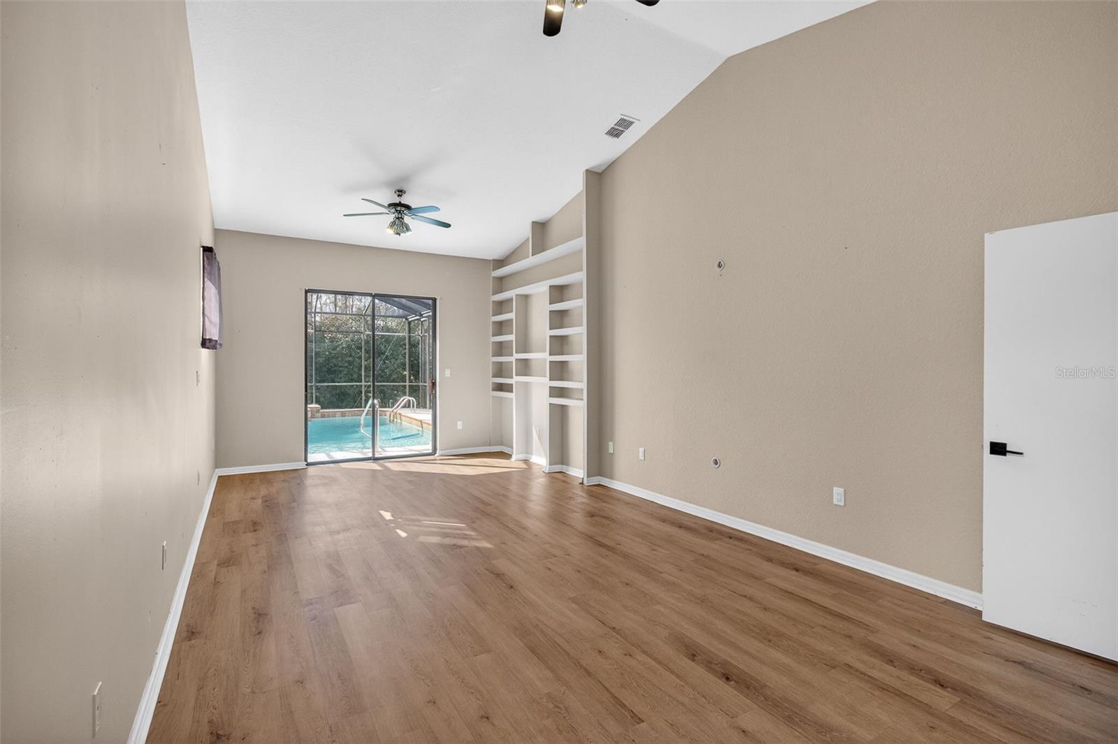 HUNTERS RIDGE - Residential