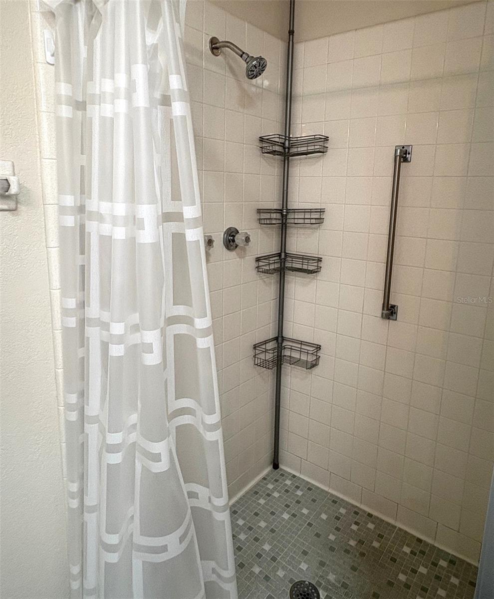 CAMBRIDGE A CONDOMINIUM REVISED UNIT TYPE B UNIT N - Residential