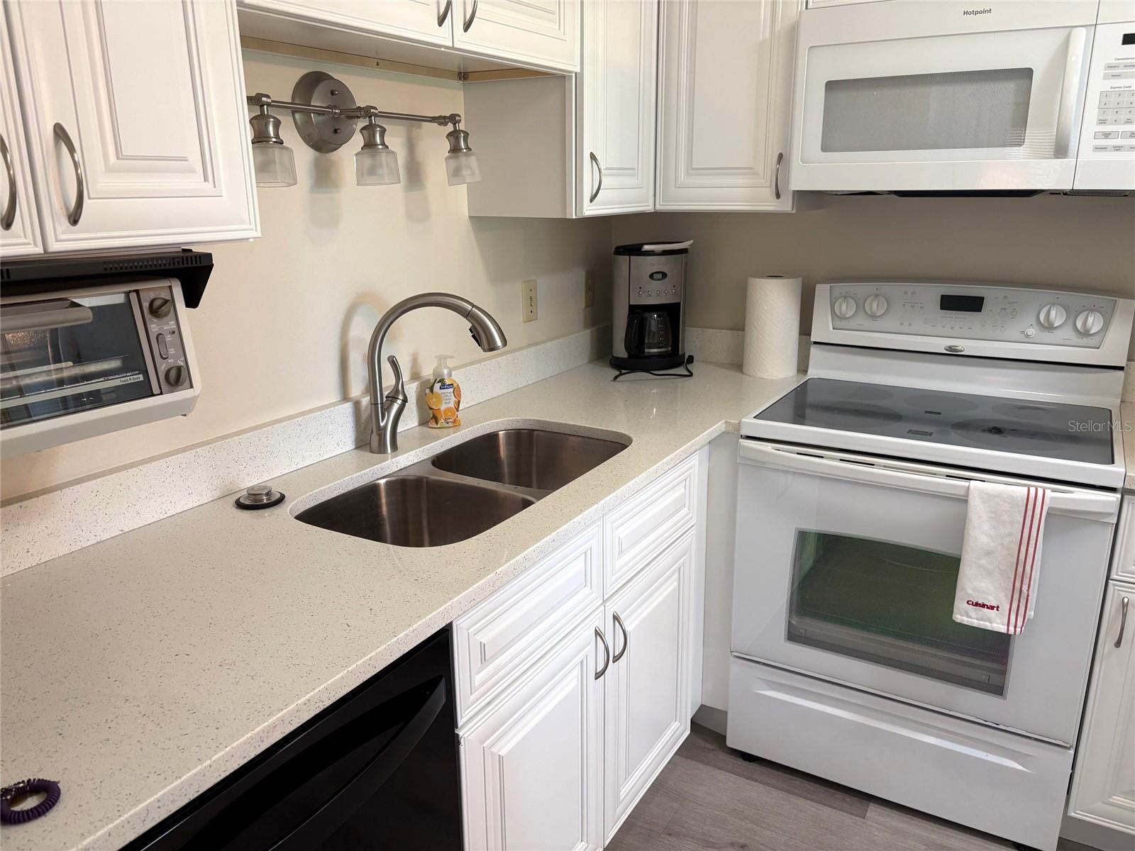 CAMBRIDGE A CONDOMINIUM REVISED UNIT TYPE B UNIT N - Residential