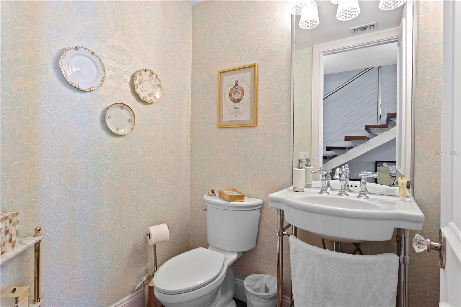 SIGNATURE PLACE CONDO - Residential