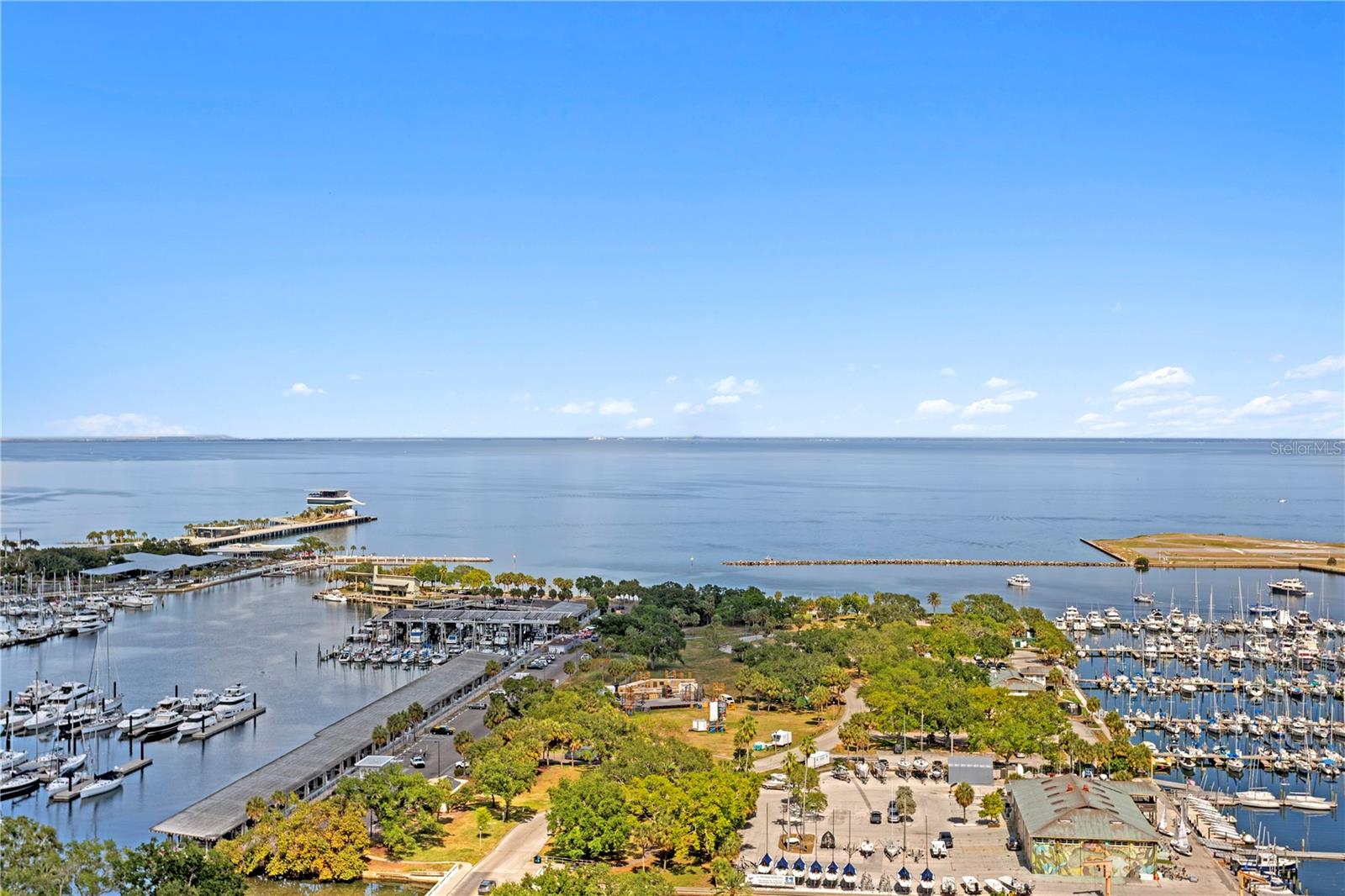 SIGNATURE PLACE CONDO - Residential